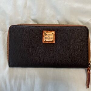 Dooney & Bourke Large Pebble Grain Wristlet